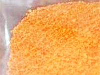 オレンジ褐色のビーズ（ビーズタイプビタミンC-1h）
